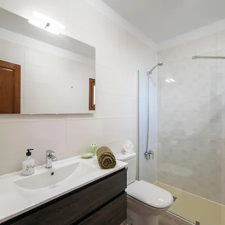 Maderita - Lovely 3 Bed In וילה