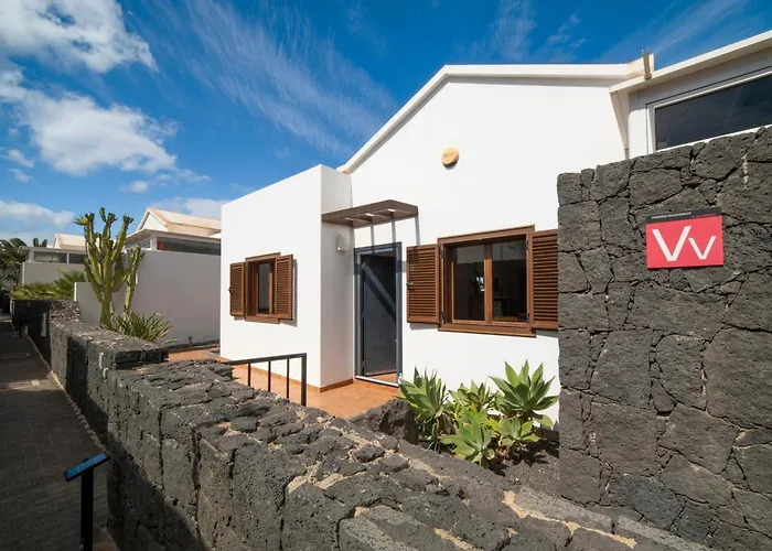 Maderita - Lovely 3 Bed In Playa Blanca (Lanzarote)